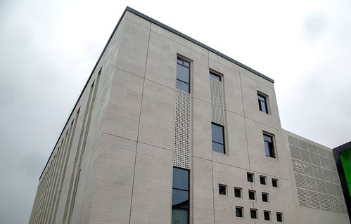久石自创贴片石获认可,仿石建材领域空白将不复存在