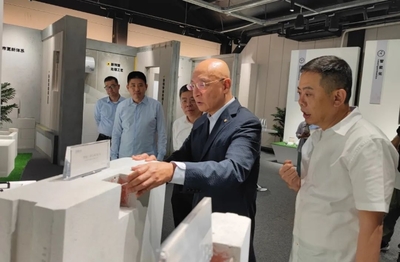 阎晓峰会长赴优博络客调研，推动建材研发创新与产业升级